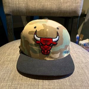 Chicago Bulls Multicam Snap Back Mitchell & Ness pre-loved great condition.